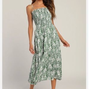 NWT Lulus Green Leaf Print Smocked Midi Dress, Size M